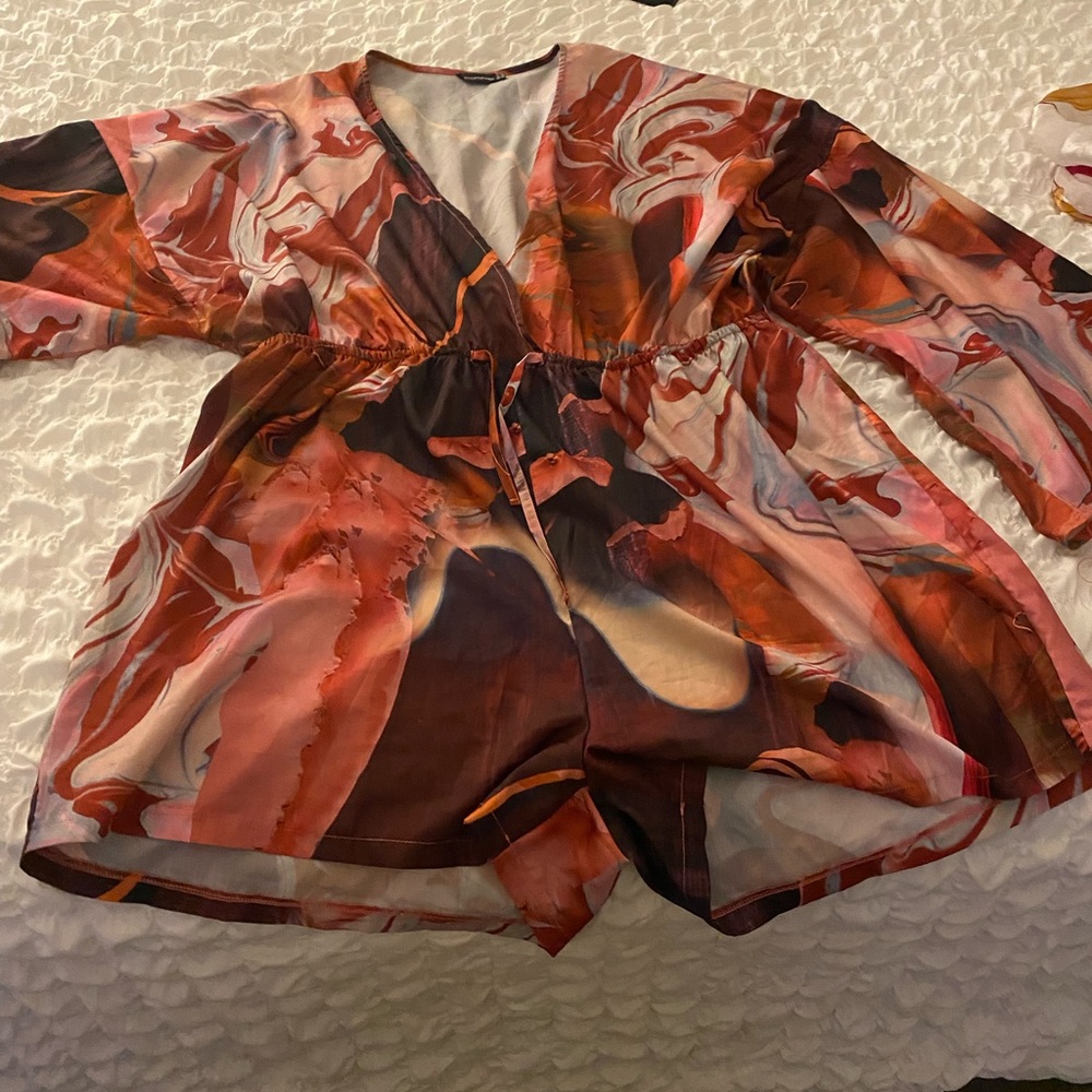 Romper size 2x from Pretty Little Thing!